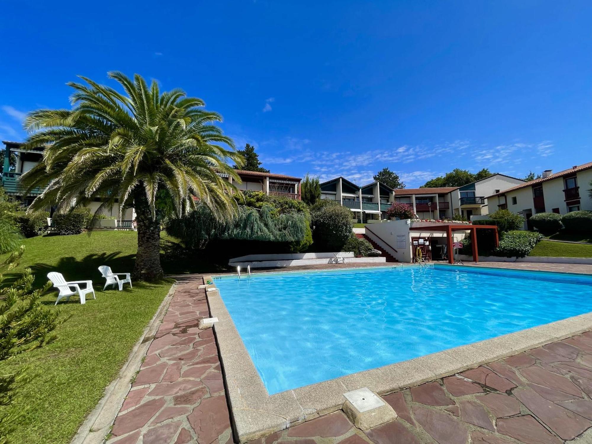 Апартаменты Caporizon-Baillenia-T1 Vue Montagne - Piscine St Jean De Luz Сен-Жан-де-Люз Экстерьер фото